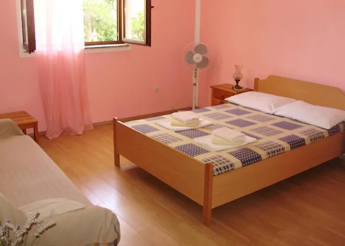 Welcome 3* Vrboska