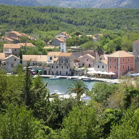 Welcome 3* Vrboska